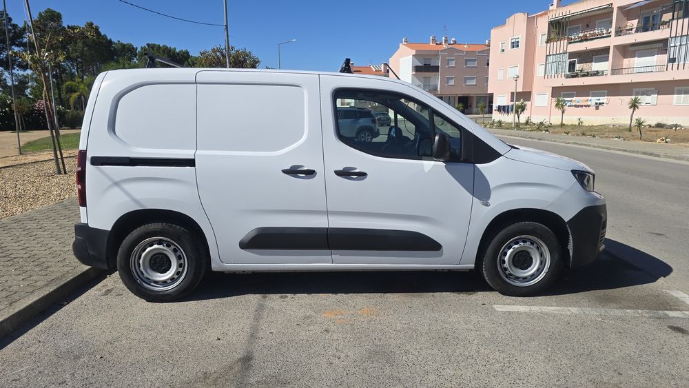 Peugeot Partner 1.5 BlueHDi (3 Lugares) – Janeiro 2023 – Apenas 44.068 km