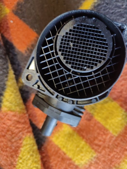 Przepływomierz przepływka powietrza audi A4 b6 b7 passat skoda golf