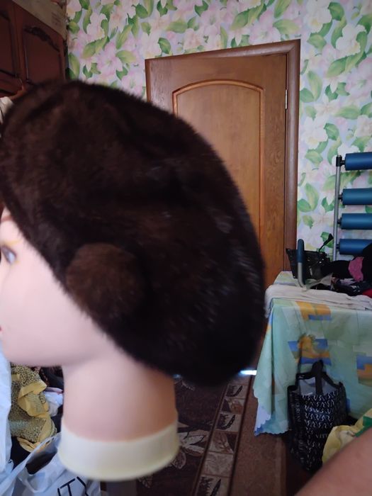 Берет женский норковый