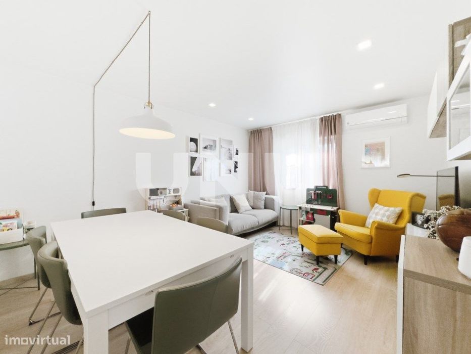 Moradia T2 + T2 nas Paredes, em Alenquer!