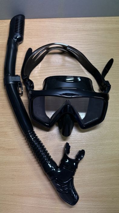 набір для підводного плавання (маска та трубка)