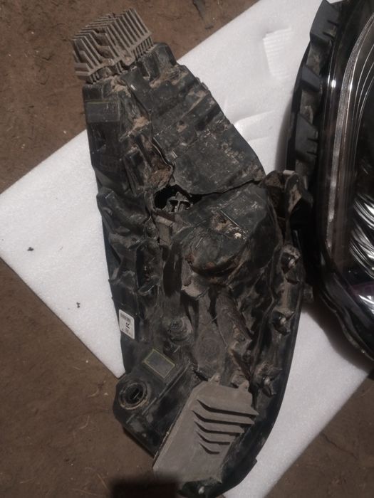 Фара Tesla model 3 Y.