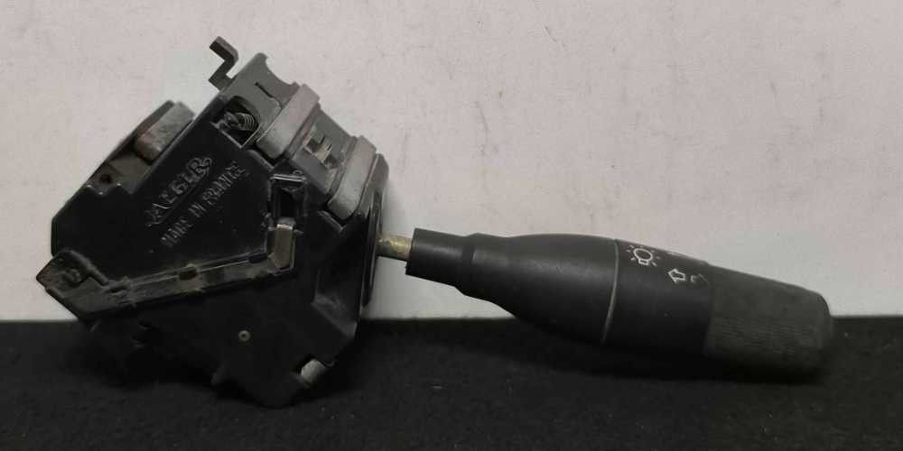 Manípulo de Luzes Renault Clio