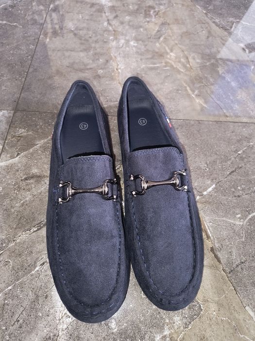 Pantofle, buty, mokasyny