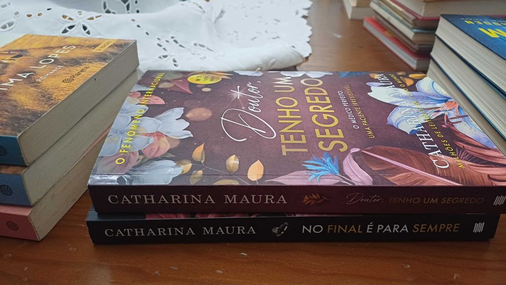 Livros de Escritores Famosos (Colleen Hoover , Raul Minha'alma e mais)