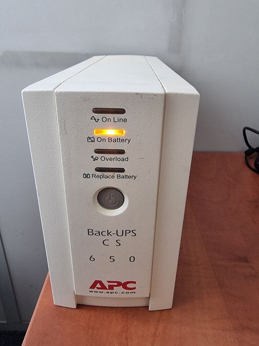 ИБП APC Back UPS 650 cs, с рабочей батареей и кабелями