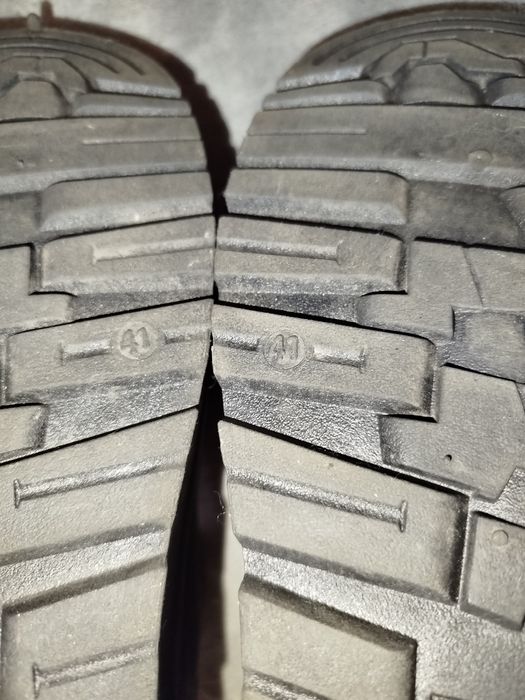 Жіноче зимове взуття б/у