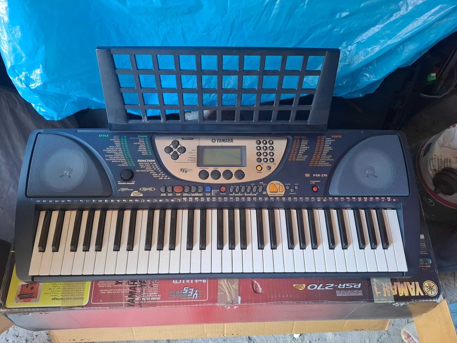 Keyboard Yamaha PSR-270 pianino