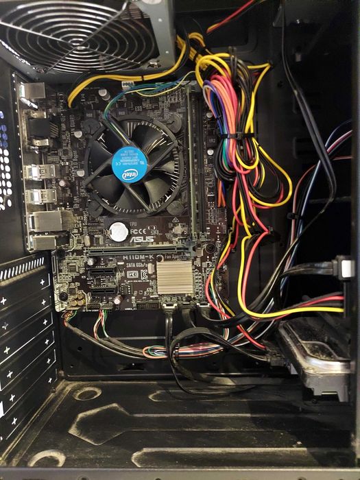 Sprzedam komputer stacjonarny