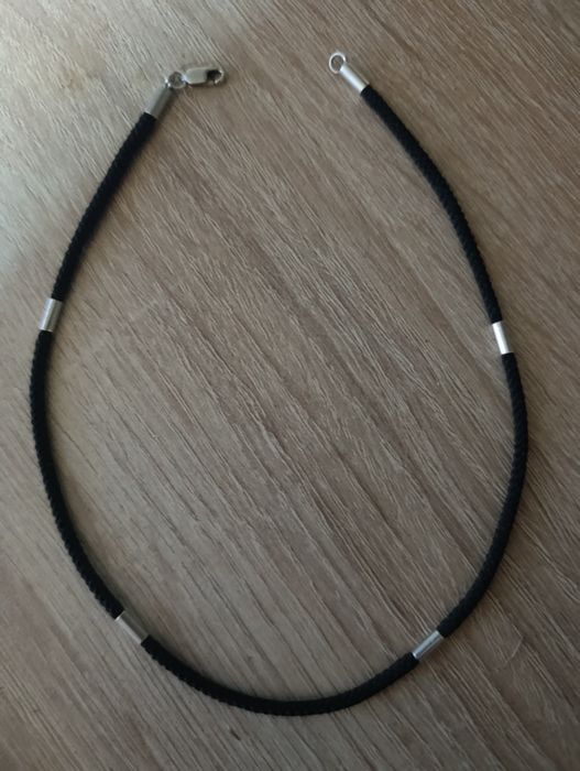 Шнурок з срібними вставками