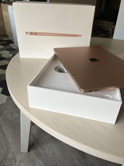 MacBook Air M 16GB/256 bateria 97% Gold 2022