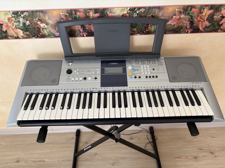 синтезатор Yamaha PSR-E323 робочий