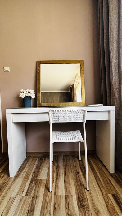 Toaletka IKEA z szufladą i szklanym blatem
