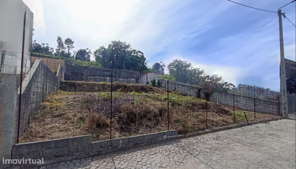 Venda de Lote com 357 m2, Fornelo, Vila do Conde