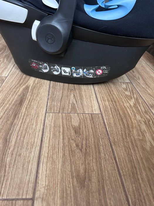 Автокрісло, автолюлька cybex