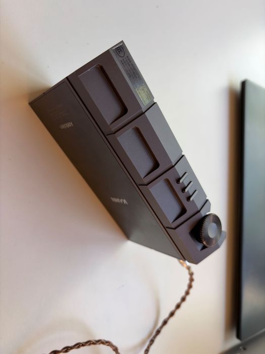 Astell Kern Kann Cube hi-res player dsd flac