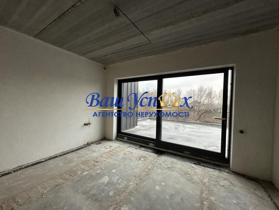 Продаж будинку з виходом на озеро у місті. село Крушинка.