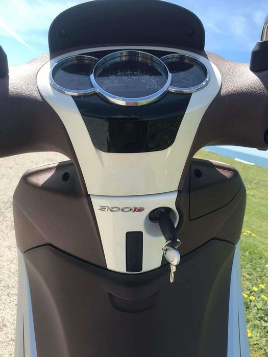 Piaggio Beverly 300 ie