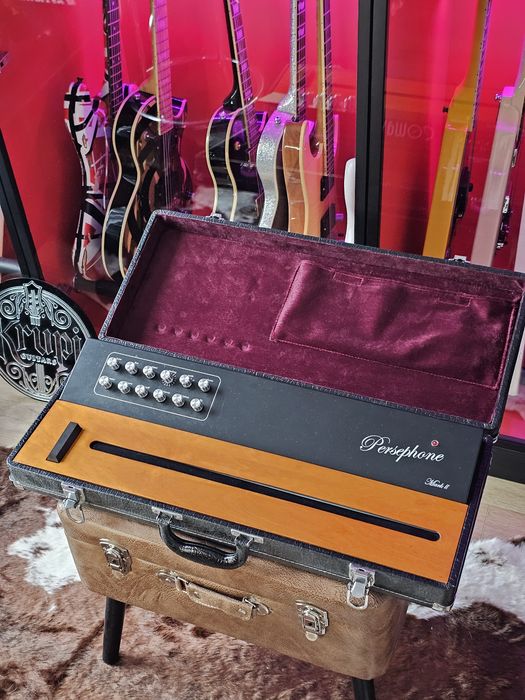 Eowave Persephone MK II – Analogowy Syntezator Monofoniczny