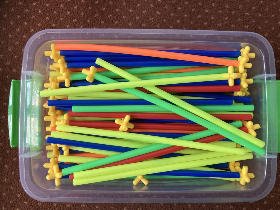 Klocki konstrukcyjne w pudełku - słomki