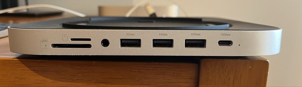 Mac Mini M2 2023 com base HUB para disco SSD