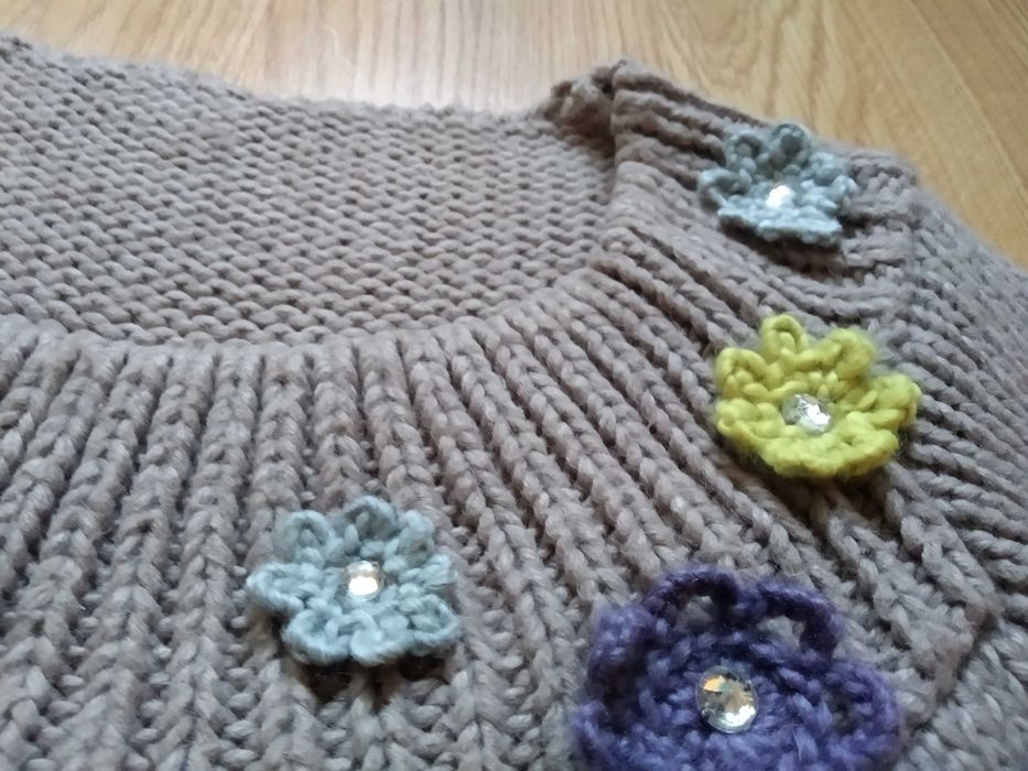 sweterek ciązowy/ocieplacz z kwiatami S 36/38