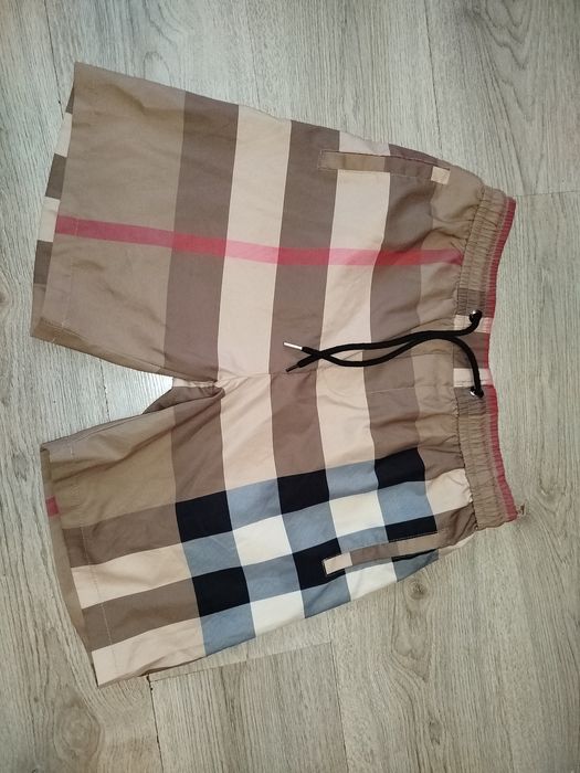 Шорты  Burberry размер M;L