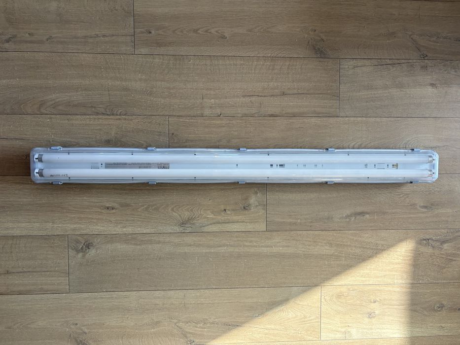 Oprawa hermetyczna 126cm + 2x Świetlówka LED Lampa