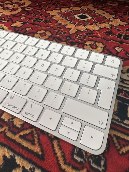 Magic Keyboard stan idealny!
