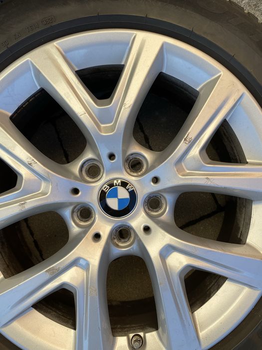 Felgi plus opony zimowe bmw x1 17' + opony Pirelli Sottozero