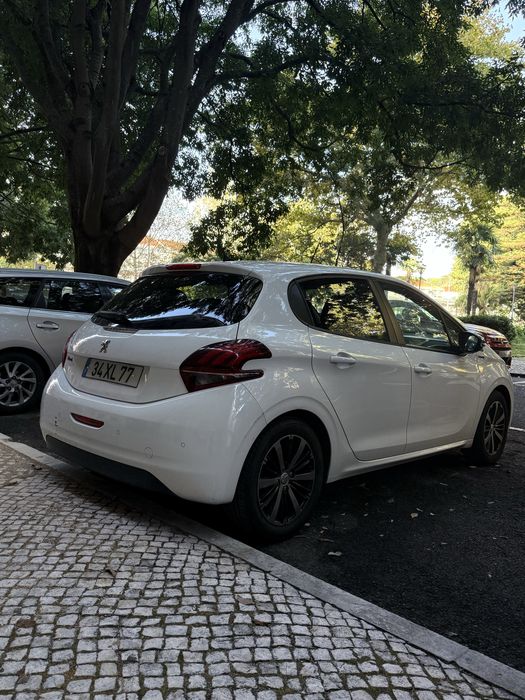 Peugeot 208 Puretech 1.2cc 82cv 2019 *1 proprietário* foto 3