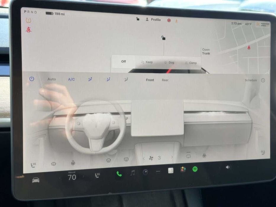 Tesla Model Y      2023