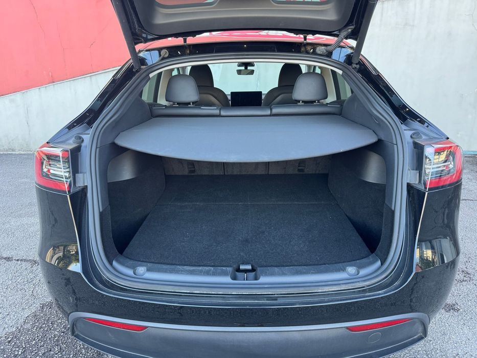 Tesla Model Y RWD