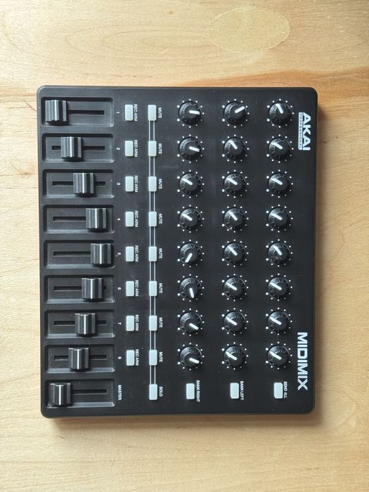 Akai Midimix kontroler midi mikser ableton