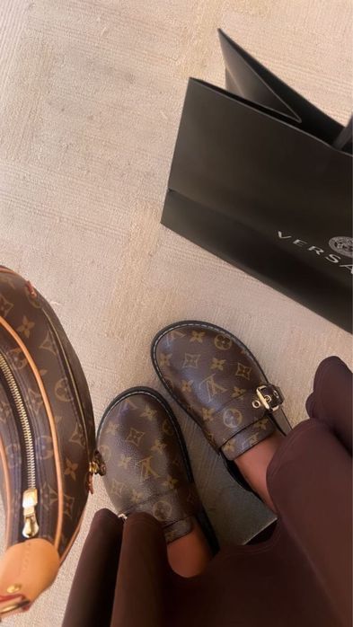 Klapki Louis Vuitton