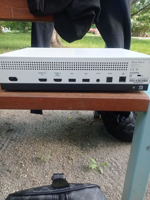 Xbox one s 1TB używany