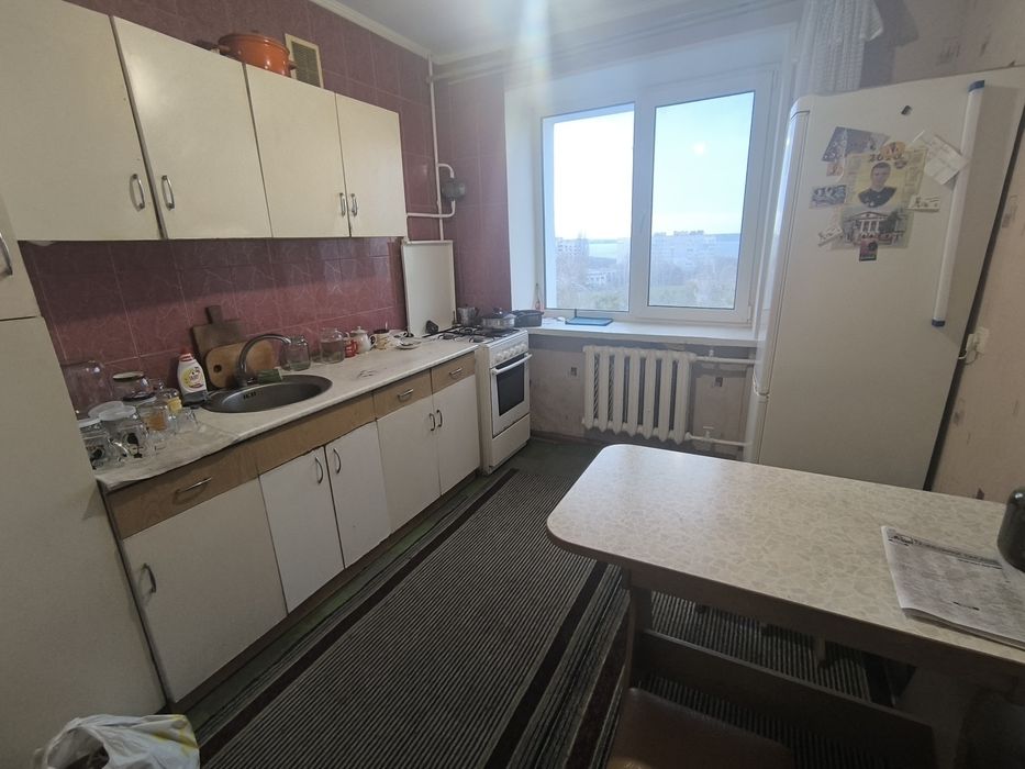 Продам трёхкомнатную на Обелиске 29900