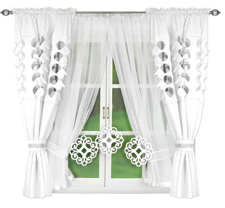 Komplet białych zasłon z firaną zdobiony zawieszkami 400x160cm