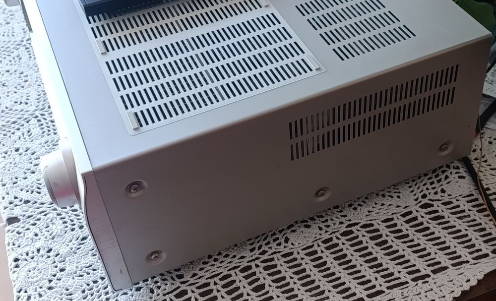 Amplituner DENON AVR 2809+ pilot