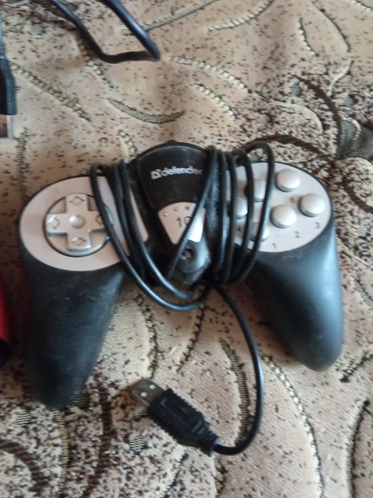 Продам ігрові пульти під ремонт.