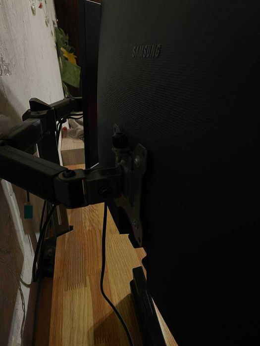 Два монітори Samsung 27”