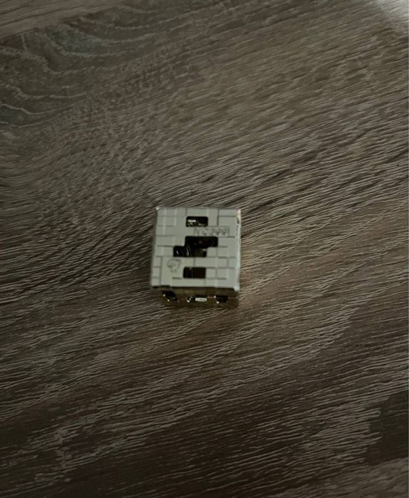 Золотий блок із майнкрайт ,кіндер джой