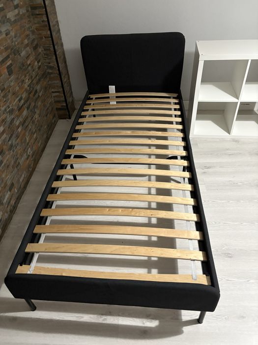 Cama solteiro ikea ( duas )