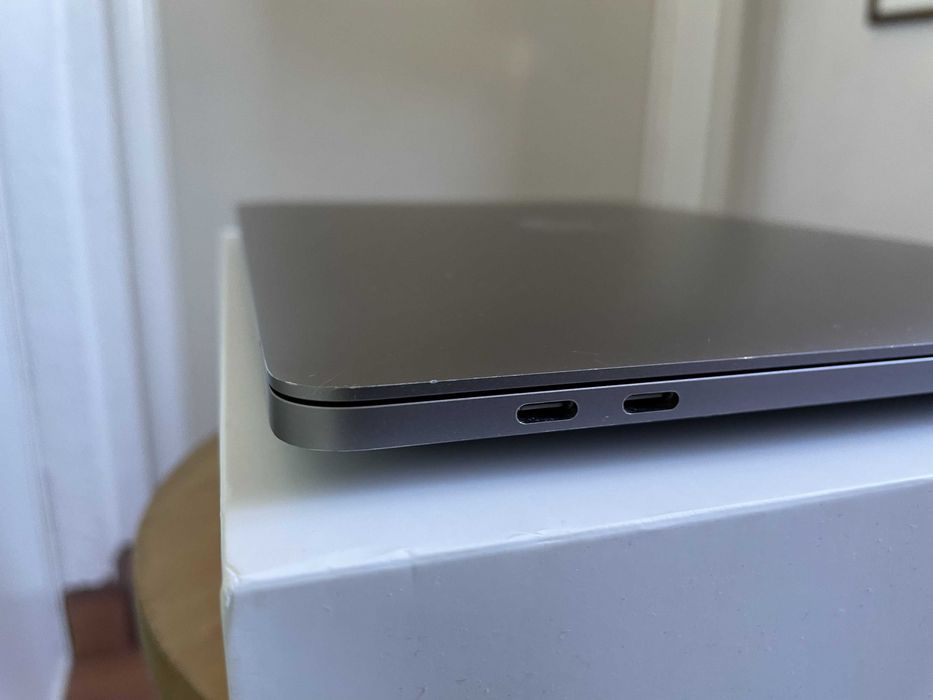 Macbook Pro 13" 2020 | 16gb RAM | 2 GHz | 512GB  (como novo)