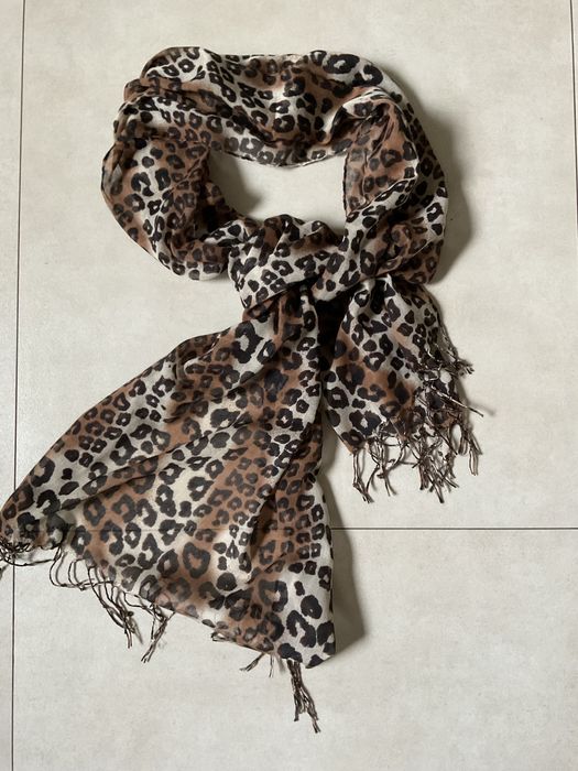 Szalik, apaszka w panterkę