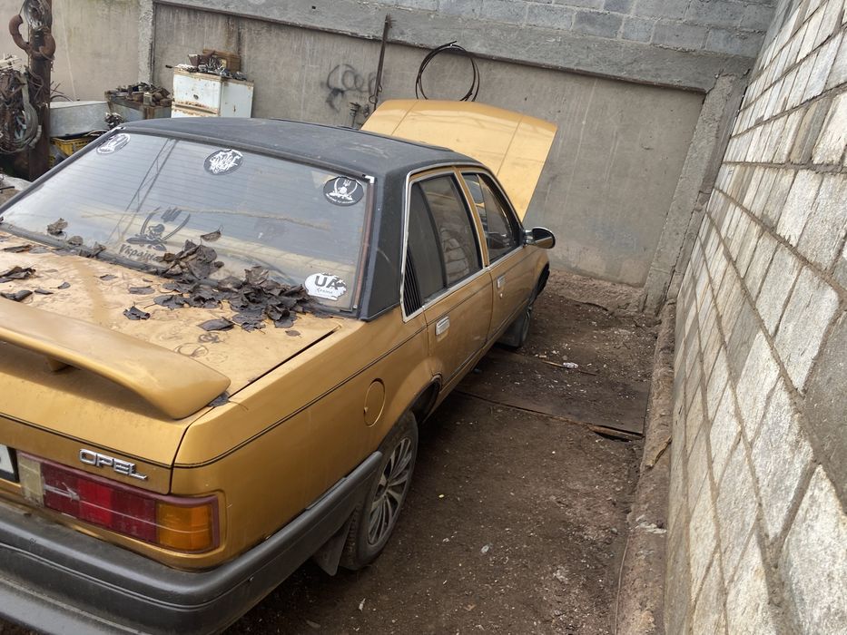Продам Opel Record