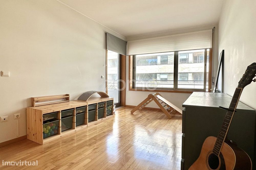T2 com Suite, Varanda, Estacionamento e Arrumos | Moreira, Maia