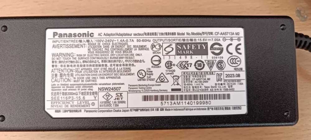 Carregador original Panasonic 15.6v 7.05a Novo