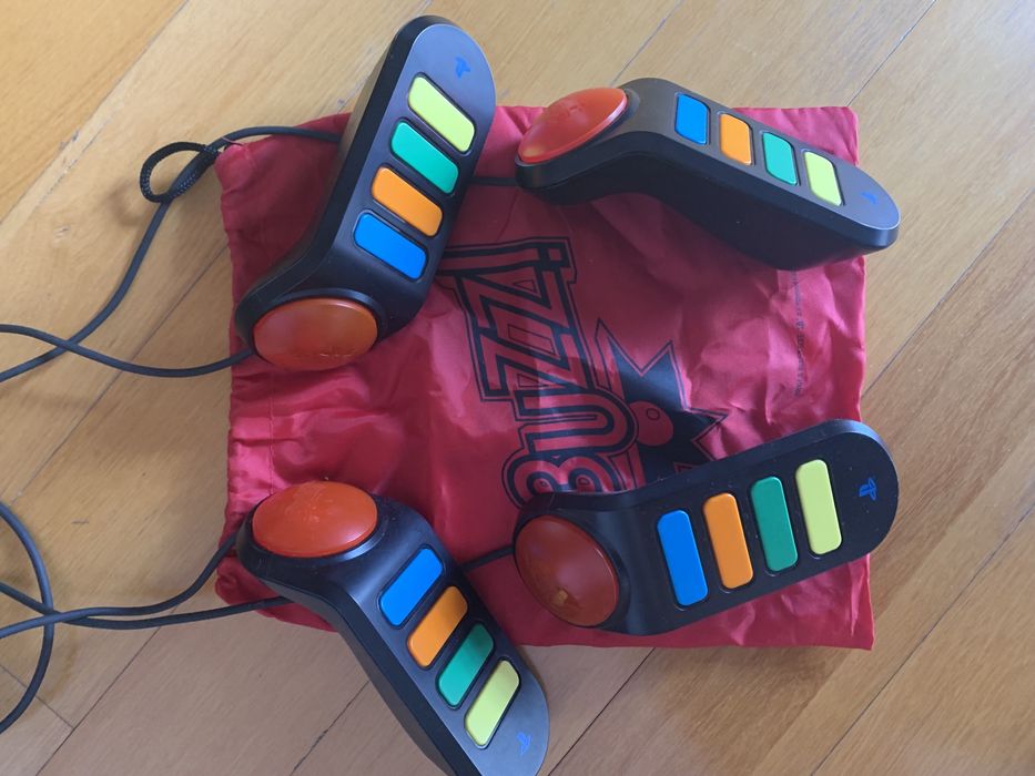 Jogos ps3_singstar_buzz_comandos buzz e singstar