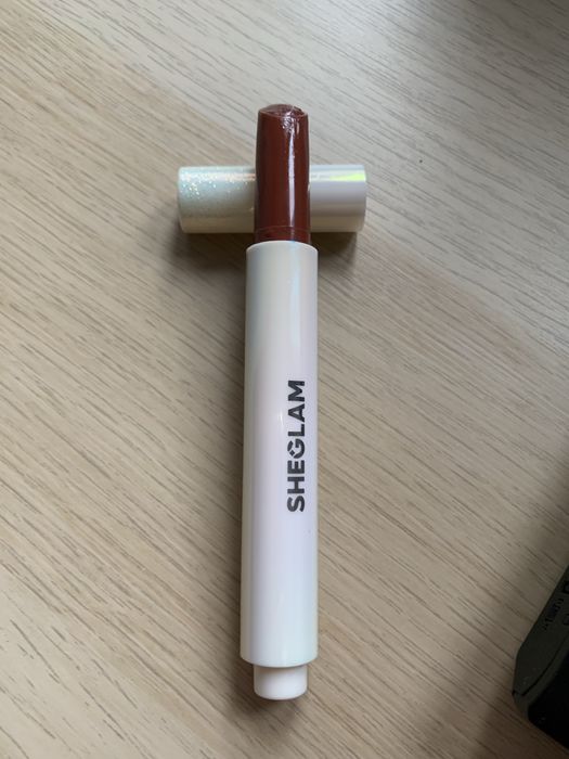 Czekoladowy błyszczyk do ust Sheglam
